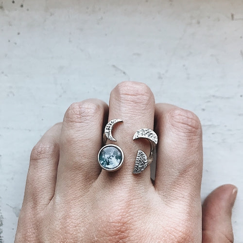 Moon Phase Sculpture Ring - Silver - Rings