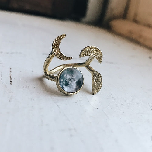 Moon Phase Sculpture Ring - Gold - Rings