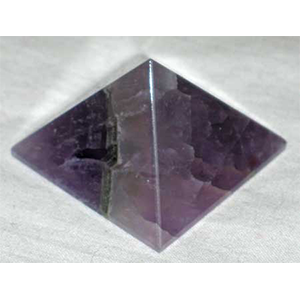 Amethyst Pyramid 25-30 mm - Wiccan Place