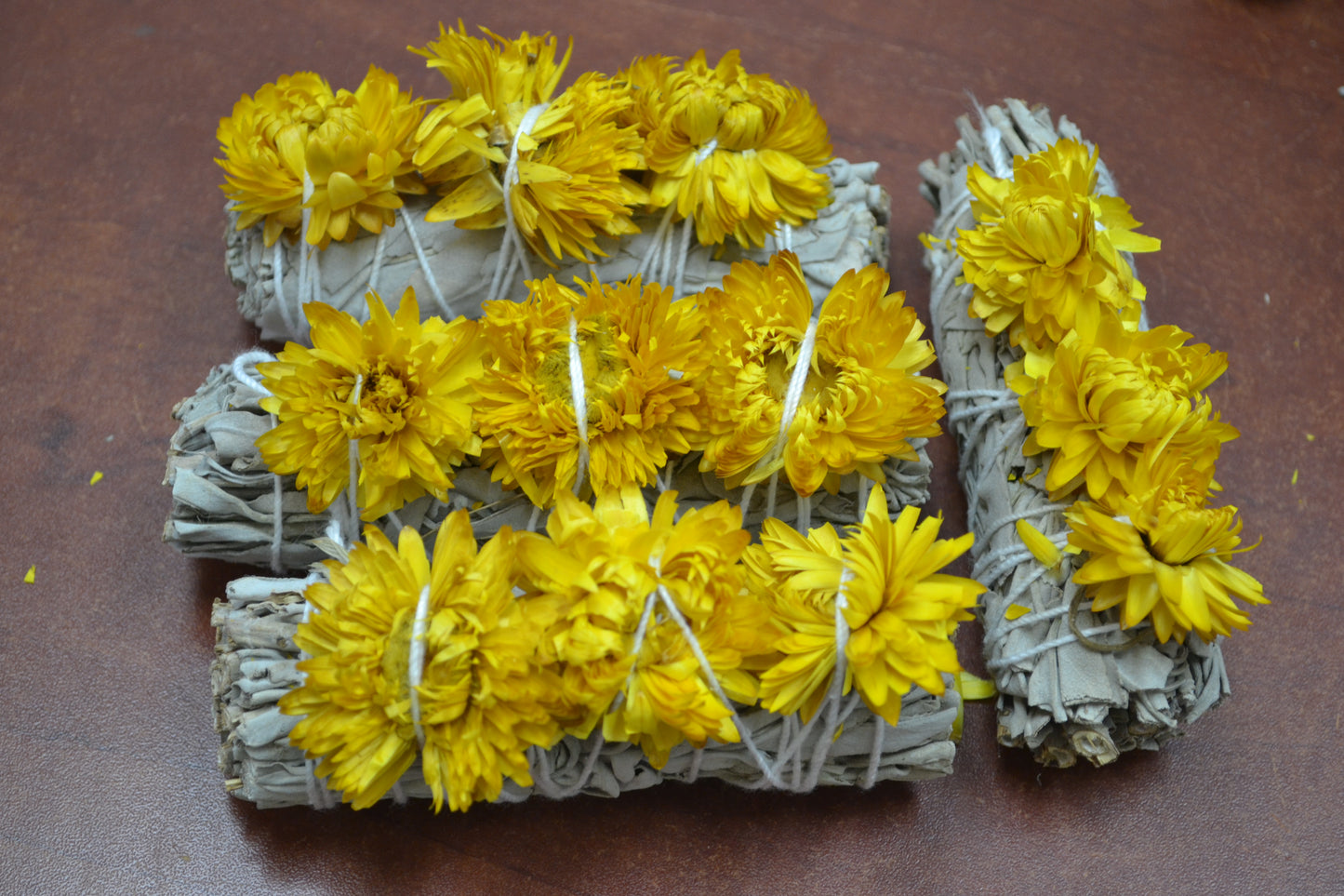 White Sage + Yellow Strawflower Sage Bundles Smudge 4 Pcs