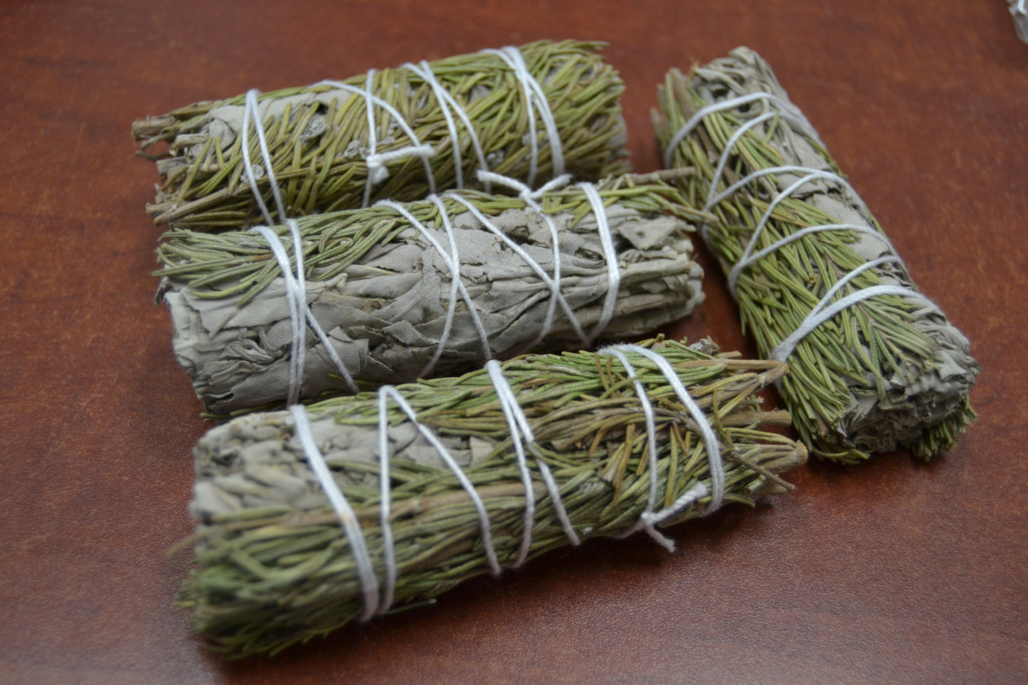 White Sage + Rosemary Bundle Smudge 4 Pcs 